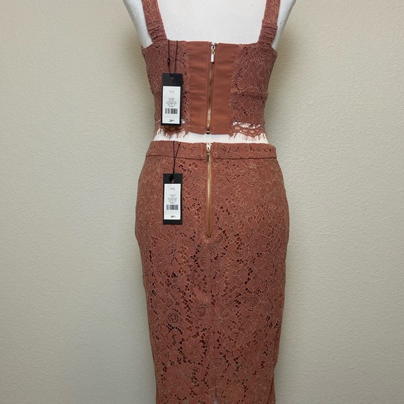 Dynamite Set of 2 Rose Lace layares lined Midi Pencil Skirt Lace Crop Top - Picture 5 of 7